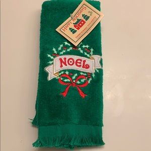 Noel Fingertip Towel